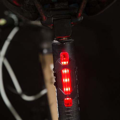Cross-border high-brightness energy-saving rechargeable bicycle tail light outdoor hiking warning light cycling equipment accessories manufacturer wholesale
