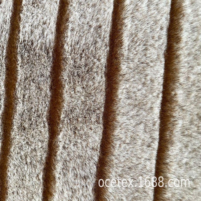 厂家销售褪色剪条小兔毛面料秋冬男女时装面料家用桌布台布可批发