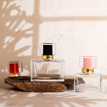 高档扁方香水瓶 30ml 50ml 100ml 亚克力盖分装瓶 玻璃喷雾瓶批发