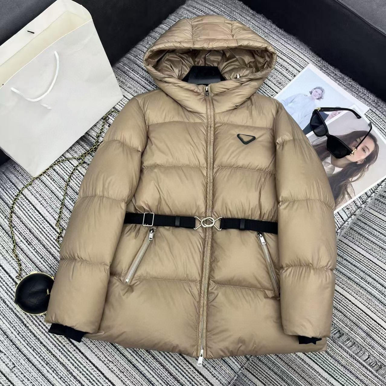南油外套女2025年南油女装棉衣新款松紧腰带连帽鹅绒羽绒棉服女