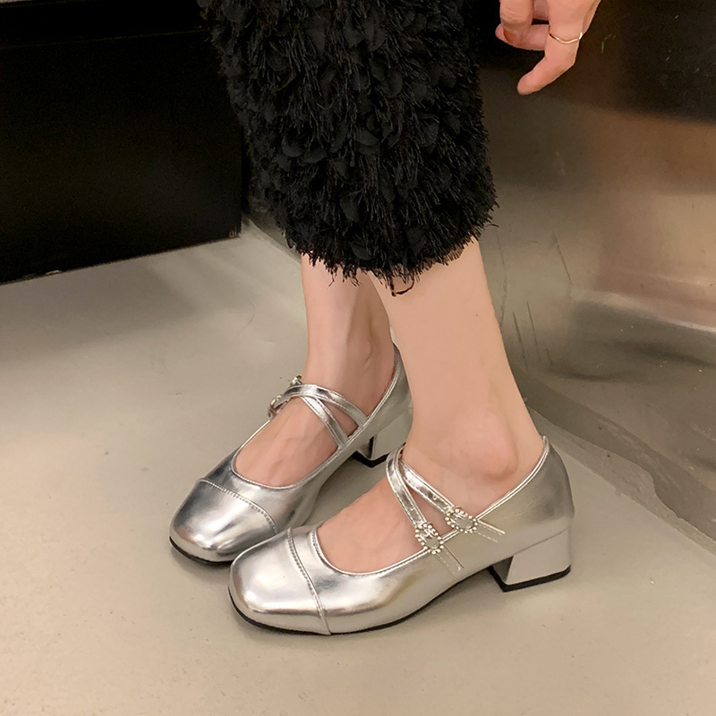 Silver Chunky Heel Mary Jane Shoes for Women, 2026 Autumn New French Retro Shallow Mid-Heel Single Shoes, Chanel Style Silver Chunky Heel Mary Jane Shoes for Women, 2026 Autumn New French Retro Shallow Mid-Heel Single Shoes, Chanel Style