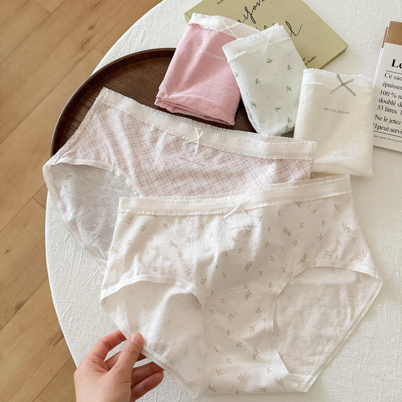 【Qianzhi Rouchang】Comfortable Seamless Women's Panties with Bowknot, No-Show Waistband, Mid-Waist Pure Cotton Briefs 【Qianzhi Rouchang】Comfortable Seamless Women's Panties with Bowknot, No-Show Waistband, Mid-Waist Pure Cotton Briefs