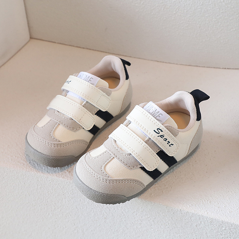 Children's casual low-top sneakers 2024 spring new soft sole lightweight non-slip breathable casual shoes fashion sports shoes_voghion.com