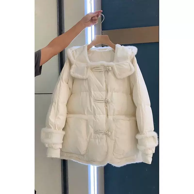 Зимняя укороченная куртка из пухового наполнителя с капюшоном, стиль Chanel, для подростков, тренд сезона, утолщённая версия