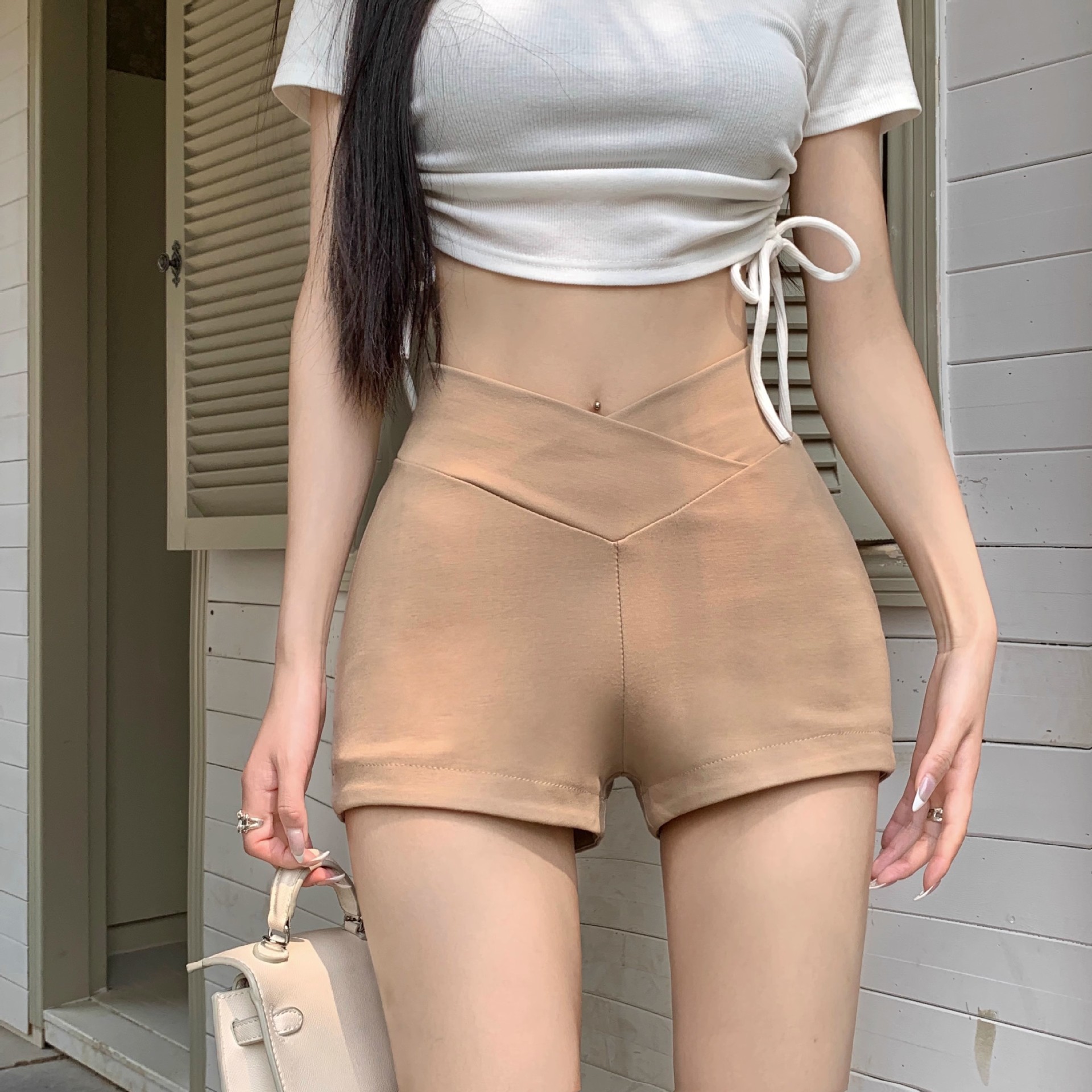 카키색