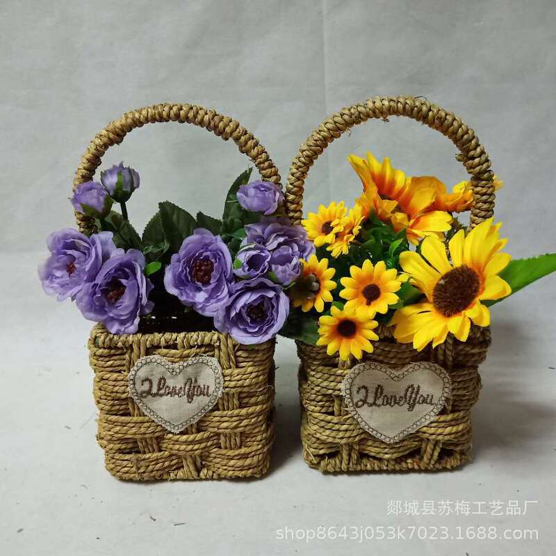Factory wholesale straw Sichuan flower small square flower basket succulent plant flower basket with hand gift wedding shop baby flower basket