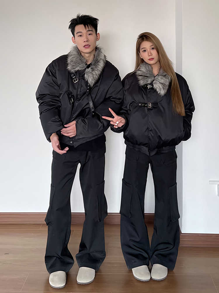 アメリカの襟のジャケットの綿服の男性の冬の短いタイプの厚い座山の彫刻のコートは設計感のカップルの綿入れの上着を解体します。