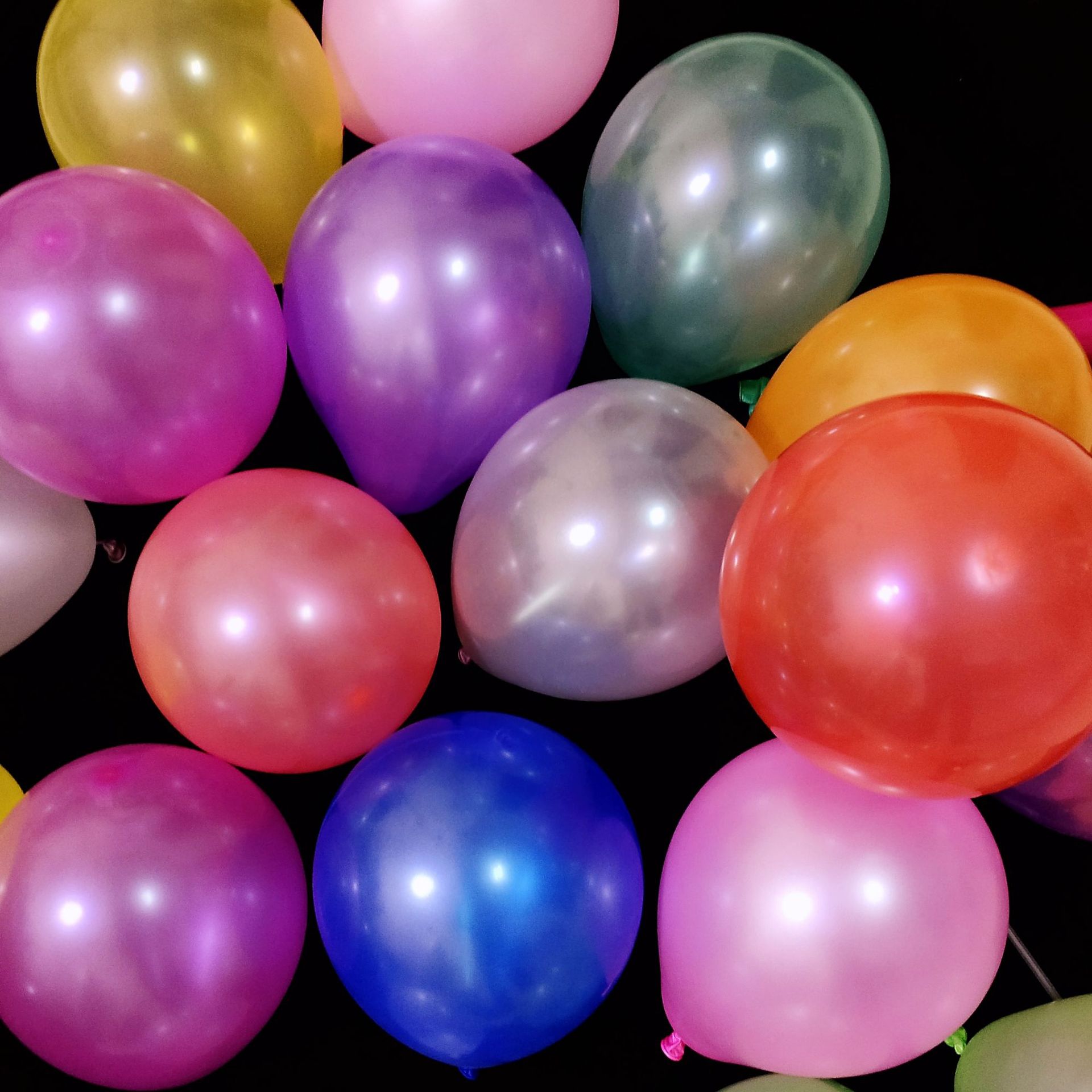 Fábrica al por mayor 1,2G globo de perlas 70 paquete globo de látex de 10 pulgadas KTV bar globo de boda