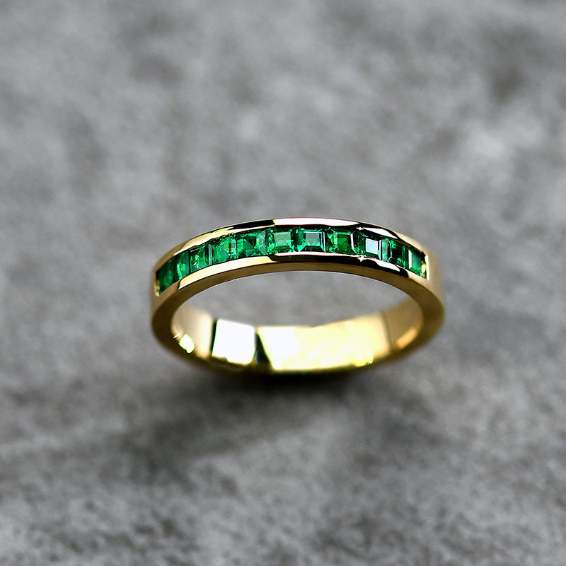Women's Fashion Simple Row Inlaid Square Green Treasure Ring