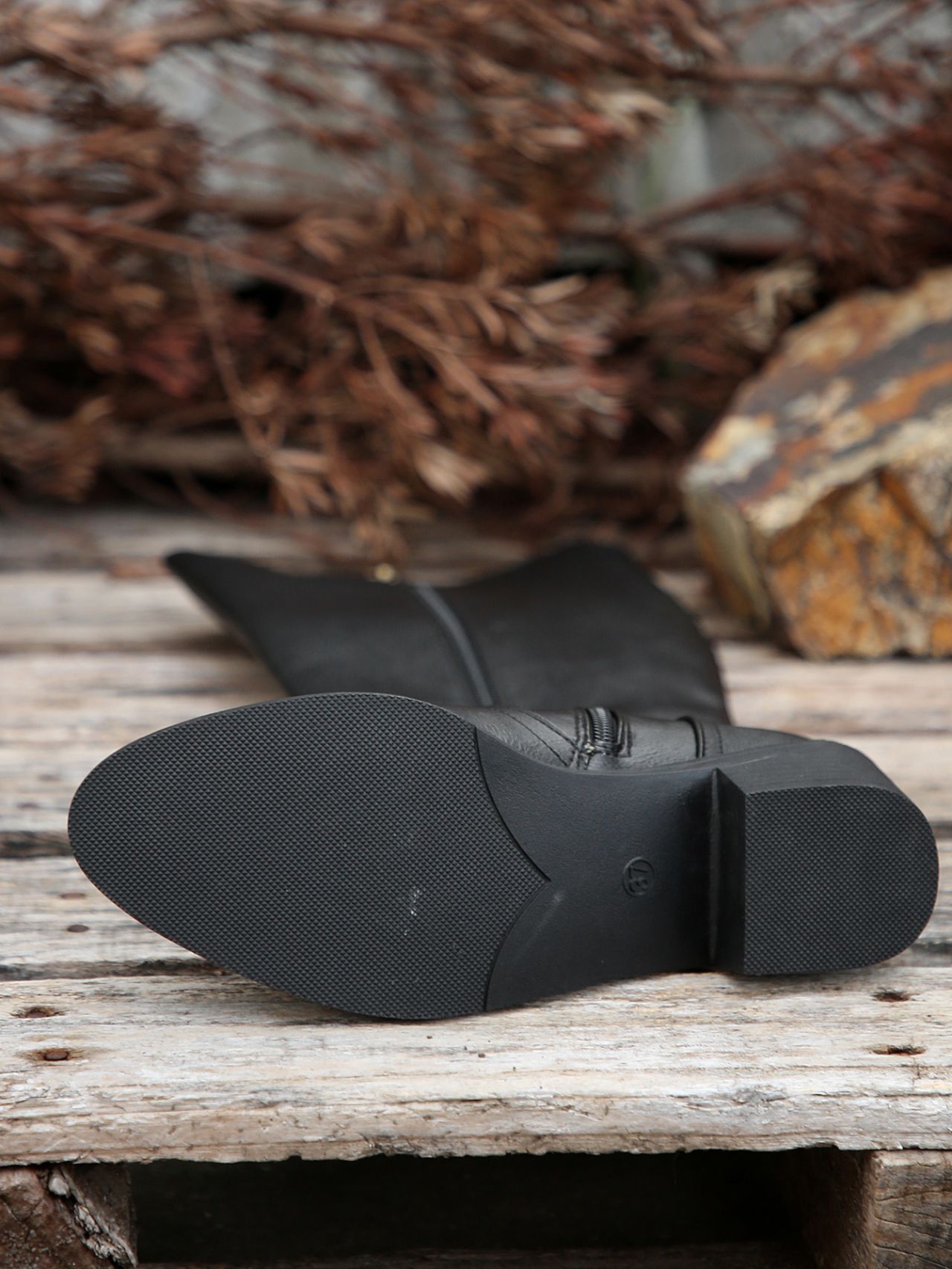 Women's boots Square heel high knight boots belt buckle Solid color boots for women_voghion.com