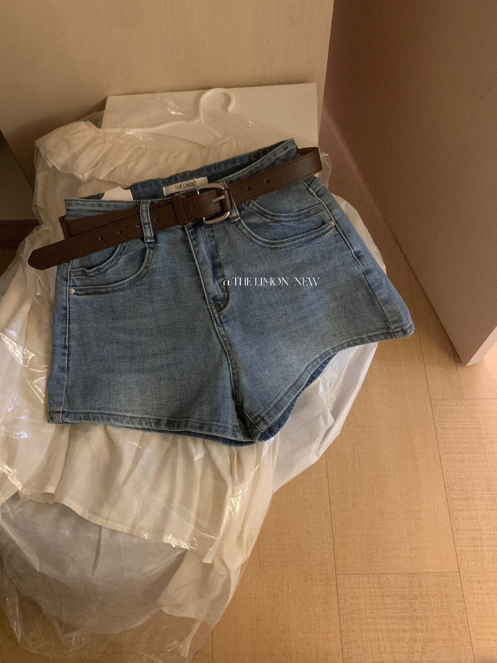 Quần short jean nữ lưng cao thiết kế hai túi phong cách trẻ trung — màu đen, Cao bồi xanh, trắng ngà, Xanh lá cây nhạtcolor chi tiết 12