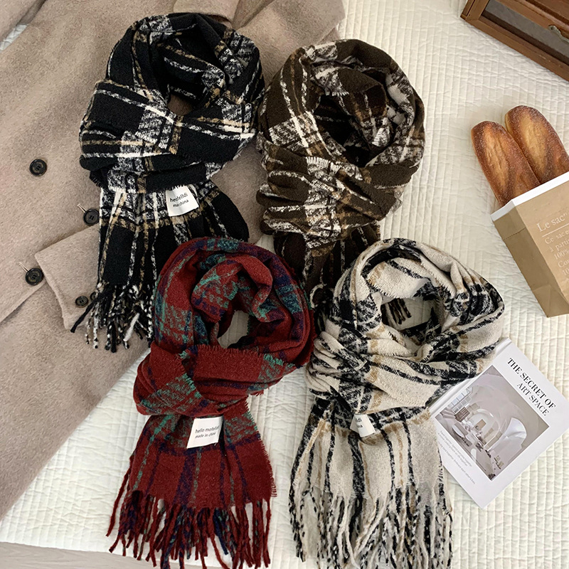 Bufandas de invierno femeninas de alta calidad 2025 nuevo estilo versátil caliente imitación de cachemira bufandas retrógradas al por mayor