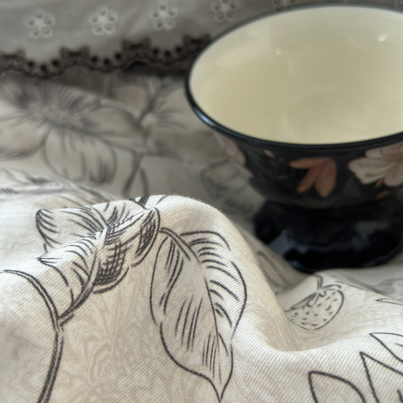 Conjunto de cama de quatro peças em algodão puro escovado, estilo vintage boho francês nórdico, composto por capa de edredom, lençol e conjunto de três peças com elástico._voghion.com