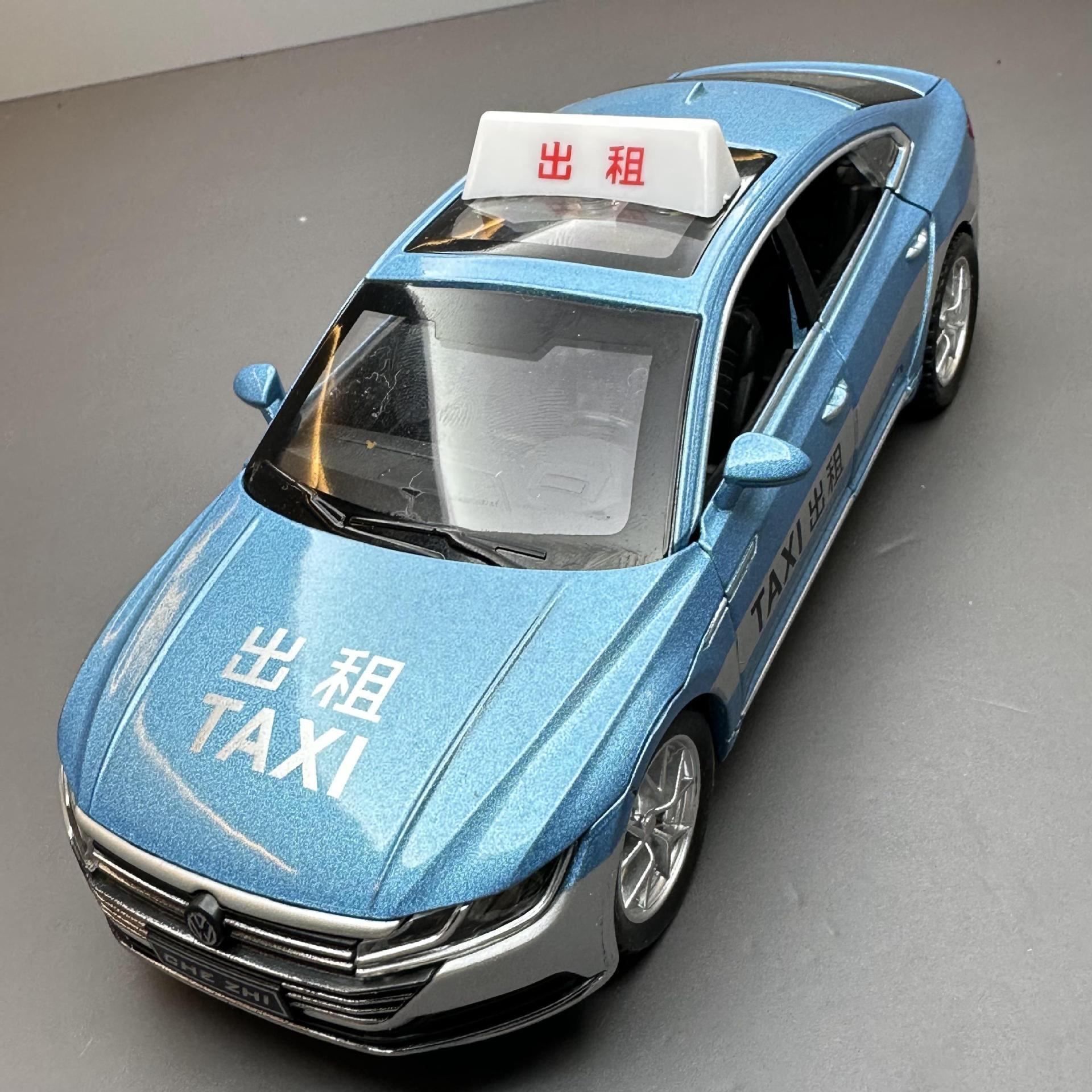 Coche de aleación modelo de coche 1:32 Volkswagen CC taxi Tire hacia atrás con sonido niño juguete coche modelo decoración colección