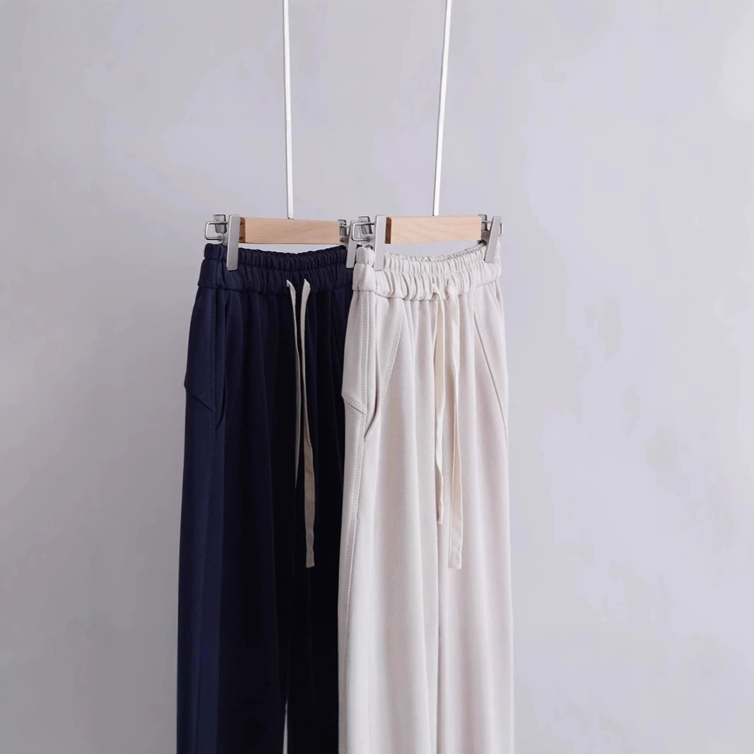 Three dimensional trousers, elastic waist