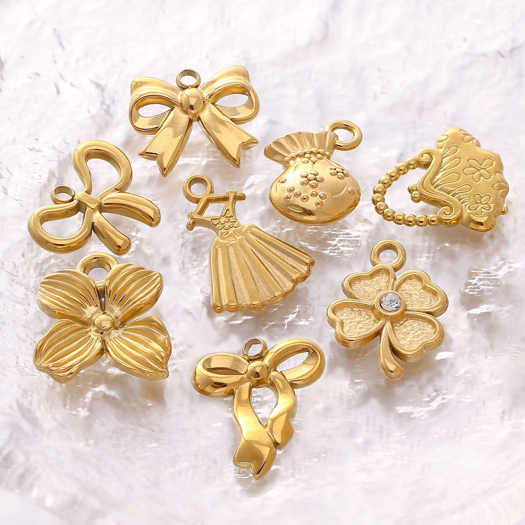 10g Weight Pendant Jewelry Making Type DIY Ornament Accessories Classification 3 PCS/Package Quantity 304 Stainless Steel Material Shamrock, Four Leaf Clover, Bow Knot Pattern All Seasons Season Plating Design Basic Style 3 PCS/Package 304 Stainless Steel Shamrock Four Leaf Clover Bow Knot Pendant 无