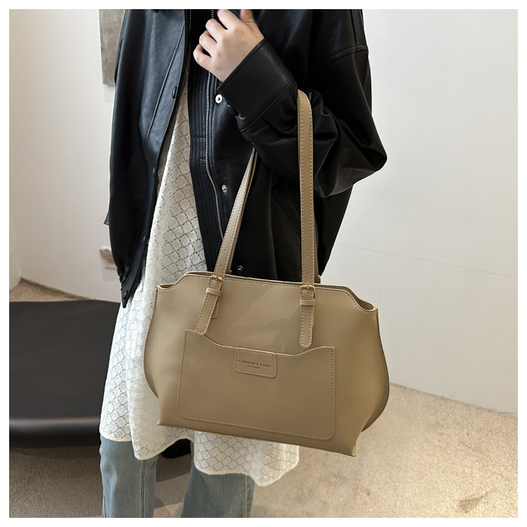 2024 New Popular Texture Large Capacity Tote Women's Trendy Fashion Leisure Student Commuter Bag_voghion.com