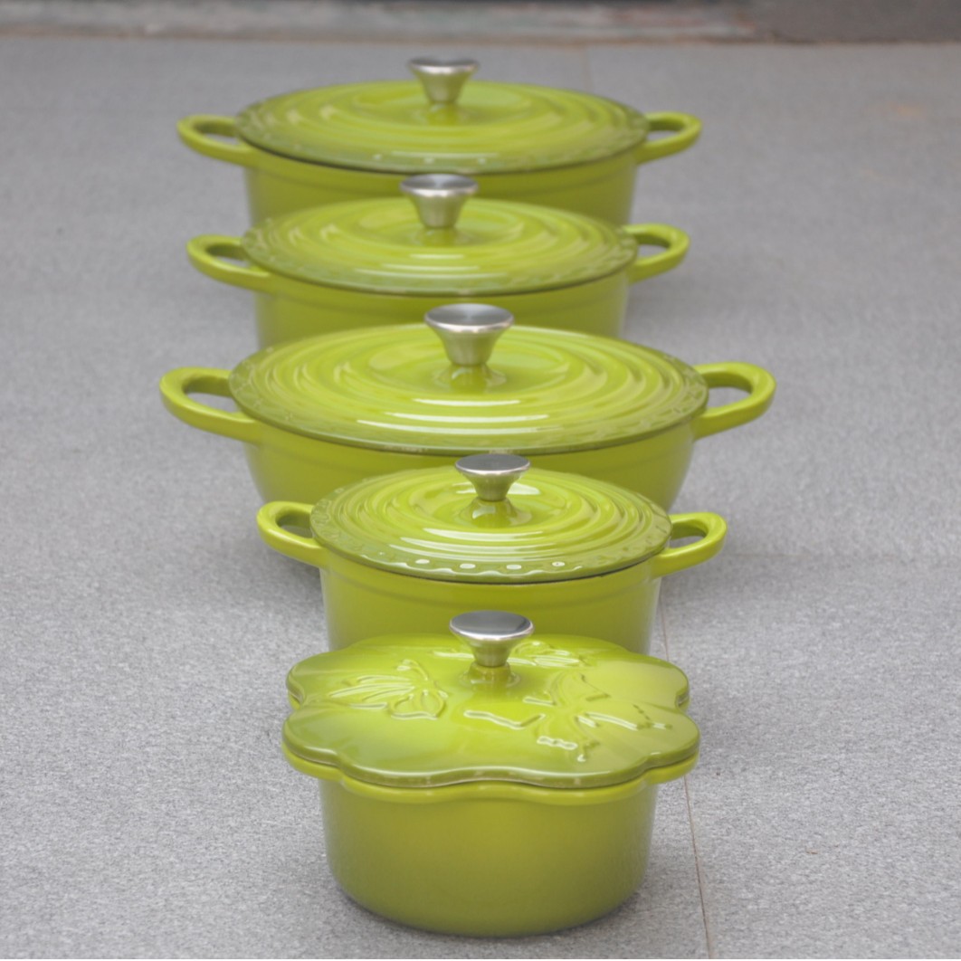 China's best-selling cast iron enamel pot 5-piece set, housewarming gift, souvenir kitchenware set with logo