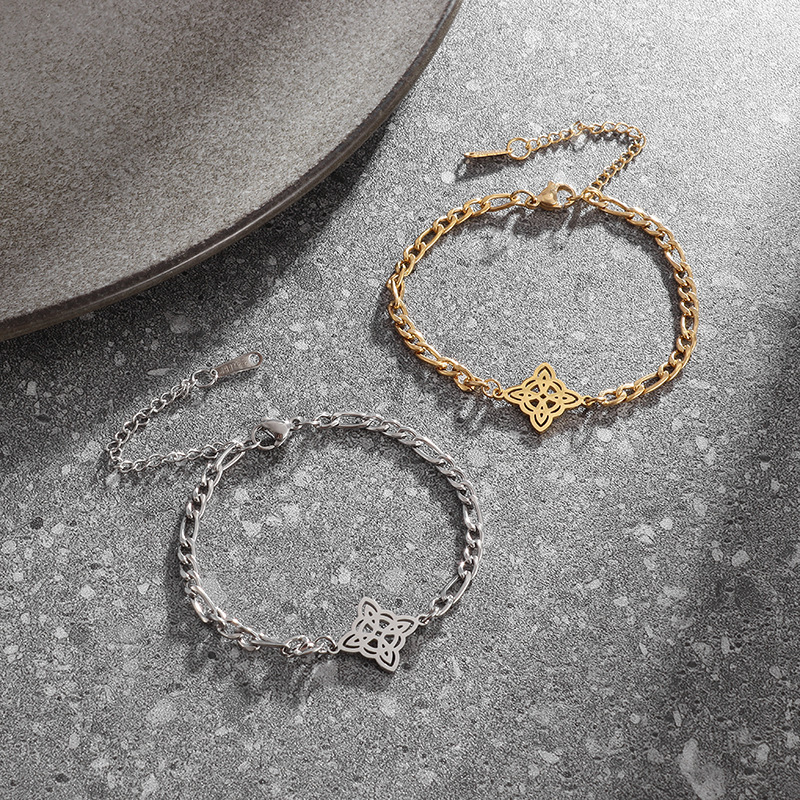 Cross-Border Hot Selling Cut Square Continuous Concentric Round Pattern Double Hole Pendant Figaro Chain 304 Stainless Steel Bracelet