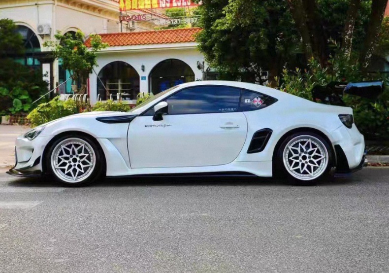 Toyota 86 Brz Modified Wide-Body Kit, Robot-Style Front Bumper, Rear Bumper, Side Skirts, and Rear Wing