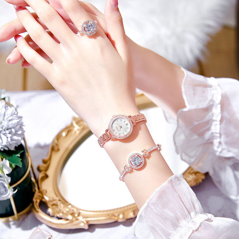 New Hot Selling Women's Fashion Trend Quartz Small Gold Watch Gift Box Set of Two_voghion.com