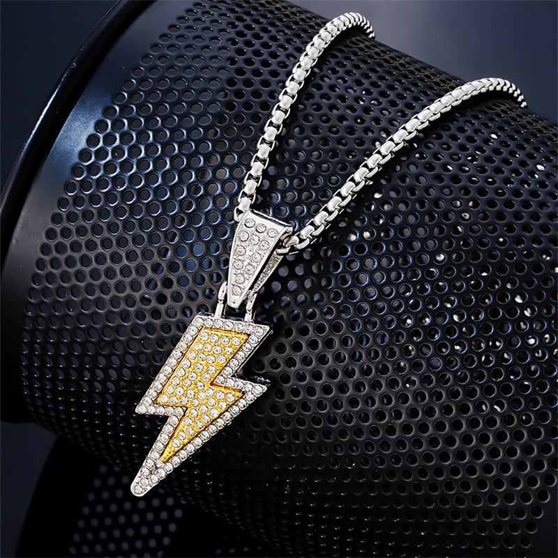 pendant hip-hop style