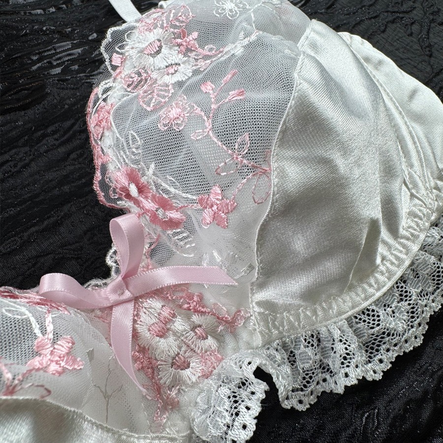 Transfronterizos franceses ultra delgados sexy y cómodos encaje con anillo de acero ropa interior pechos pequeños puros quieren reunir un bra conjunto al por mayor