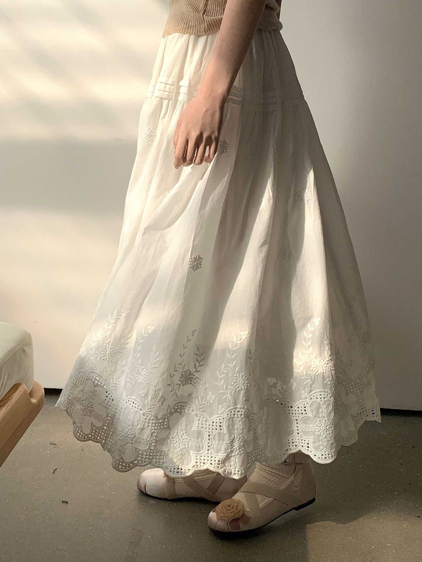 26ye051 white skirt