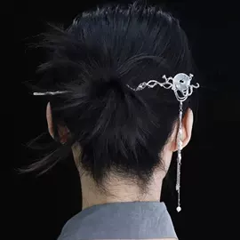 发簪;耳钉;项圈