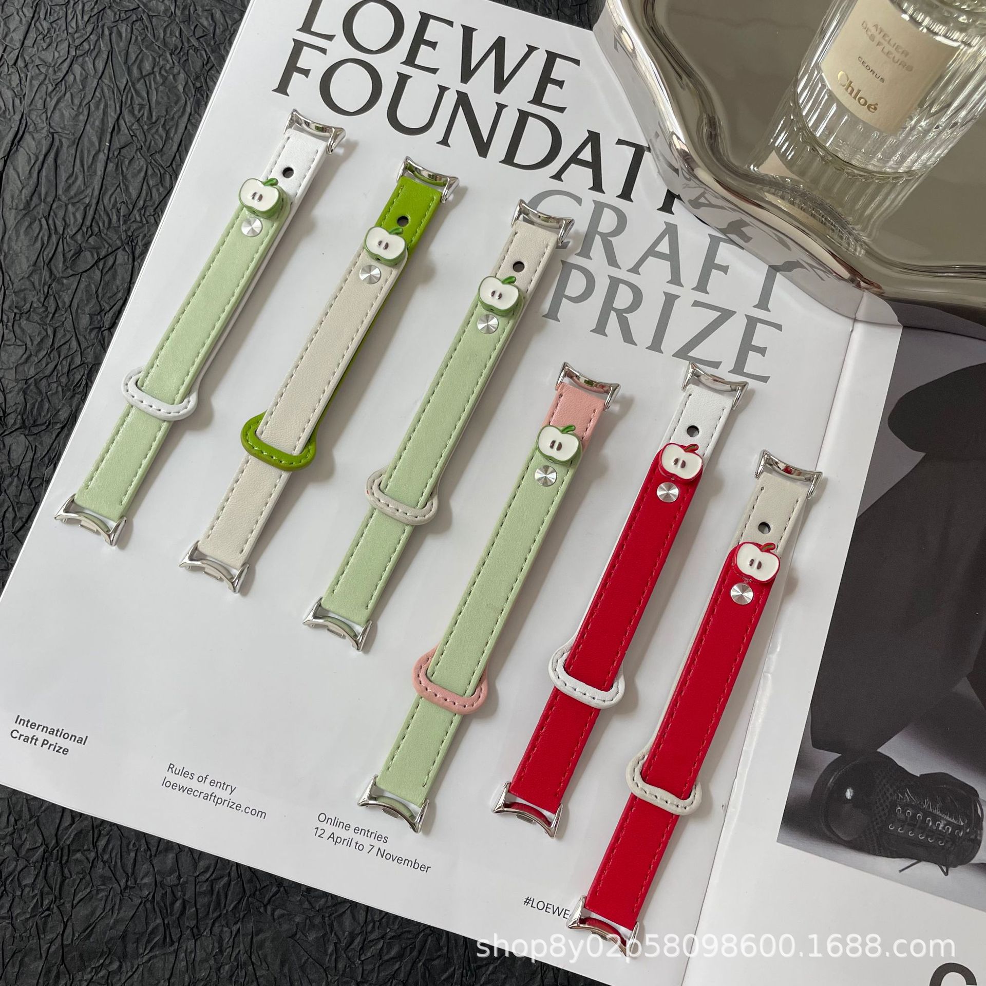 Manufacturer Wholesale Double Nail Cartoon Suitable for Apple Iwatch11 Xiaomi Bracelet 10 Strap Leather Huawei Gt Wristband