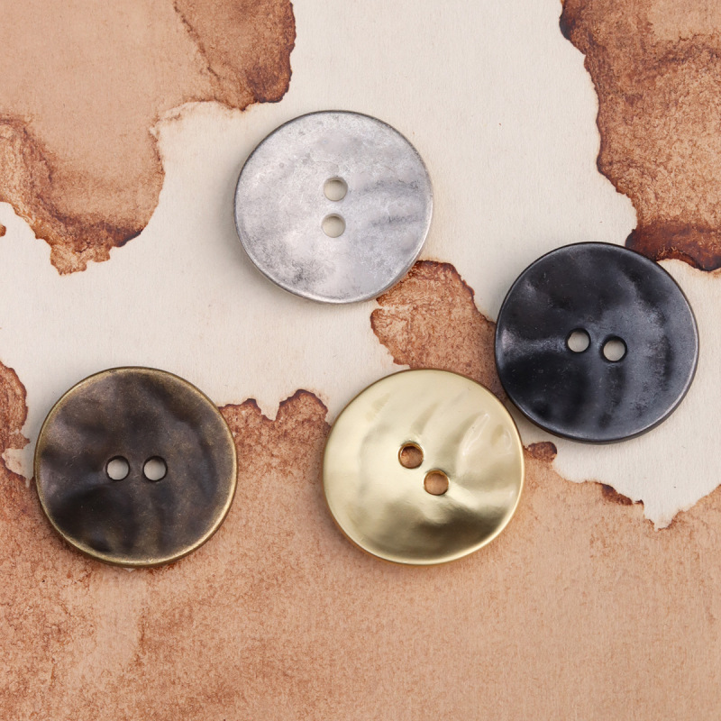 Blade thin metal two-eye button high-grade silk knitted shirt button fog golden bronze retro design Blade thin metal two-eye button high-grade silk knitted shirt button fog golden bronze retro design