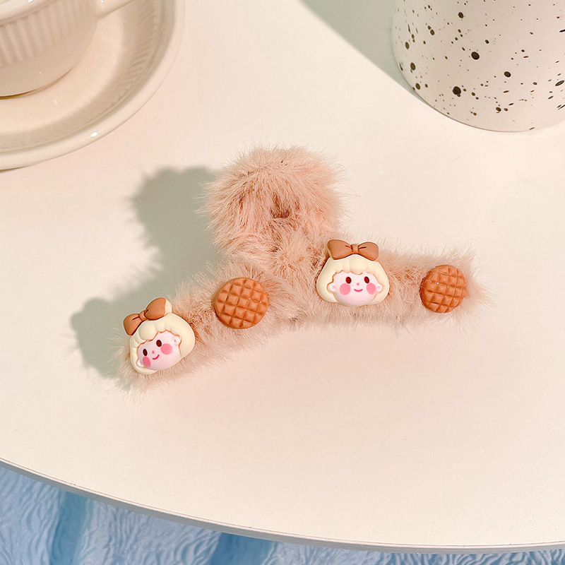 2025 nuevo clip de peluche lindo temperamento peludo detrás de la cabeza de cabello de alto nivel sensación de tiburón clip grande mujer