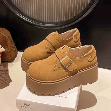 Birkenn обувь на толстой подошве Женская весна 2025 Корейская версия новая ленивая одна педаль бобовая обувь женская матовая кекс