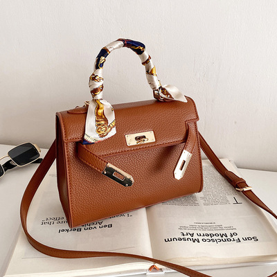 Simplicity Trend Bag 2021 New spring ins Korean Edition Texture Western style portable One shoulder Inclined shoulder bag On behalf of