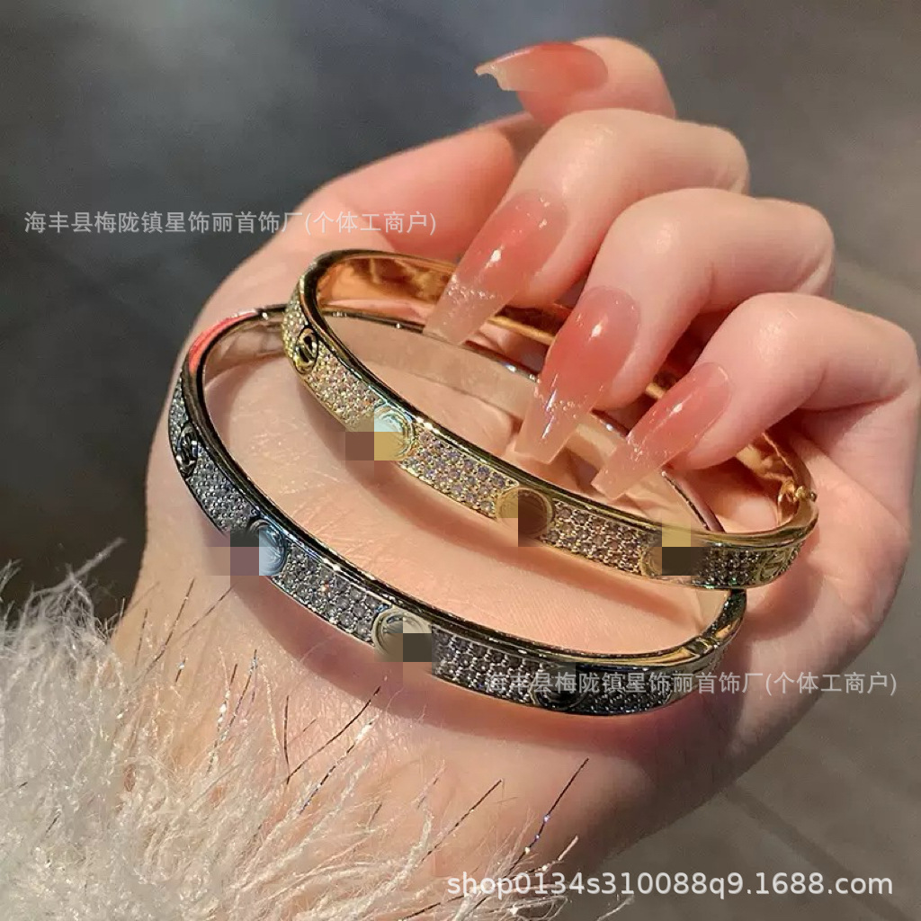 Yulduzli bilak bilagi 18K kumush