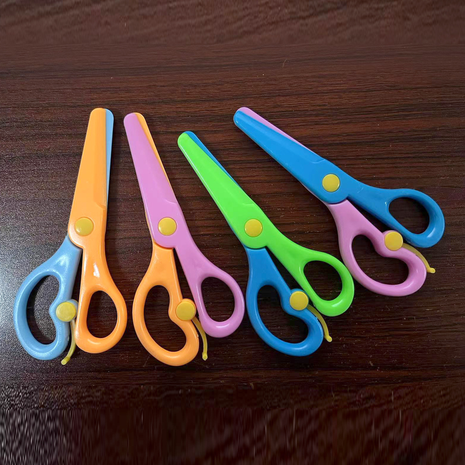 儿童塑料剪刀安全 学生剪 幼儿园手工安全剪刀防夹弹力剪DIY玩具