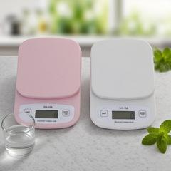 新型電子秤厨房食品精密5kgクロスボーダー電気商生薬果ケーキ充電家庭用0.1グラム