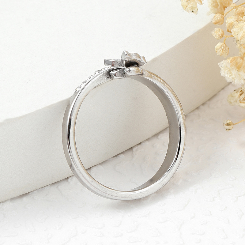 Gioielli in acciaio alla moda tagliati, sabbiati, farfalla intarsiata con diamante di fango ceramico, acciaio al titanio da donna_voghion.com