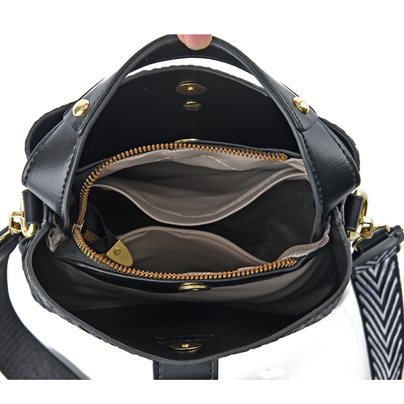 Bolsa de fábrica 2024 nueva bolsa de cubo de cercanías bolsa de moda de gran capacidad bolsa de hombro de las mujeres entrega de una sola pieza