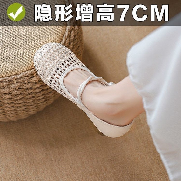 Aumento de altura interior zapatos de abertura superficial para mujeres 2026 nuevo estilo suave con falda ventilada sandalias de malla hueco zapatos mary-zhen