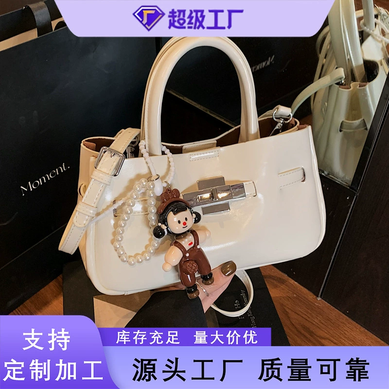 Текстурированная повседневная сумка нишевого дизайна, весенний стиль 2025, новая модная маленькая квадратная сумка, женская сумка через плечо