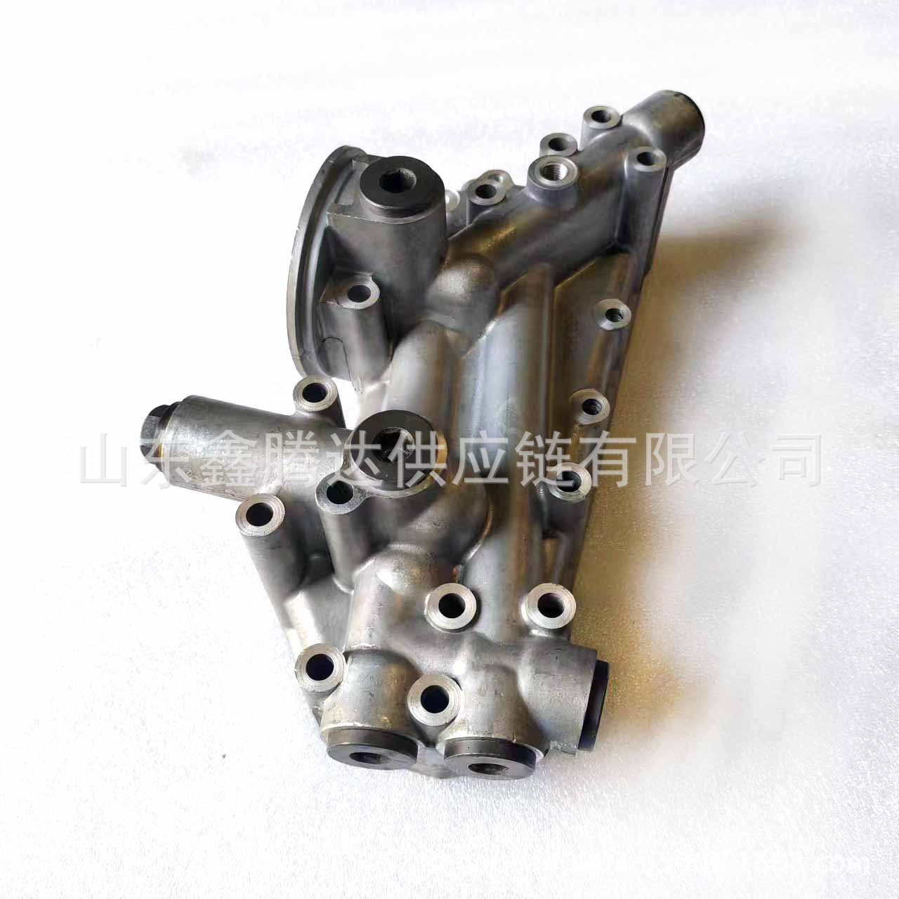 Engine Oil Cooler Assembly 21305-7t402 21305-54t02 Suitable for Nissan