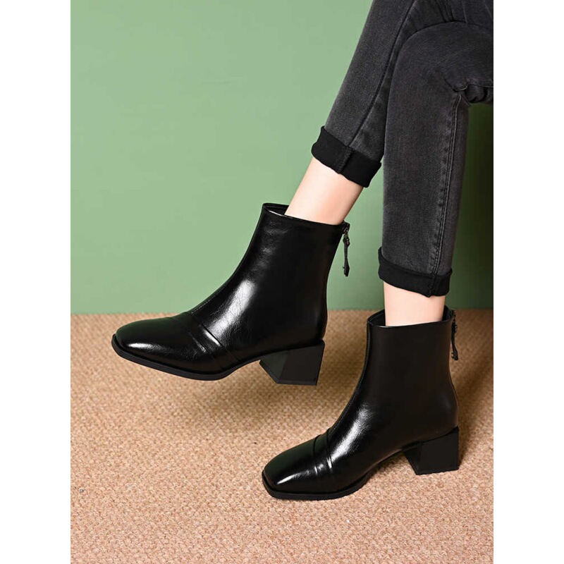 Special offer: Genuine leather chunky-heeled Martin boots, fashionable single boots with a mid-heel, 2026 autumn/winter new collection, stylish square-toe high-heeled ankle boots Special offer: Genuine leather chunky-heeled Martin boots, fashionable single boots with a mid-heel, 2026 autumn/winter new collection, stylish square-toe high-heeled ankle boots