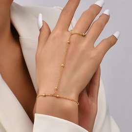 新款简约时尚女性手镯奴隶链环手指环厂家直供 铜珠连指手链手饰