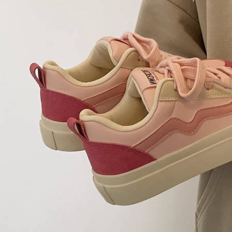 Zapatos de mujer de primavera y verano 2025 nuevo tipo de suela suave ligera y transpirable zapatos blancos de mujer zapatos casuales zapatos deportivos