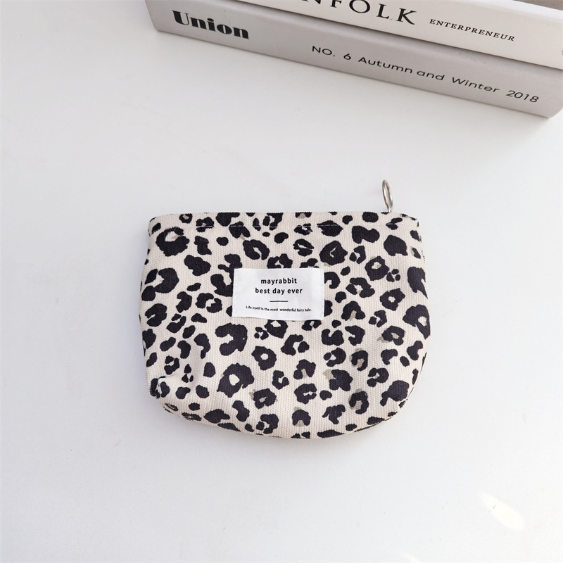 60g Weight Canvas Lining Material Zipper Closure Type / Strap Type Cosmetic Bag Bags Type Daily, Street, Shopping Occasion Corduroy Material Leopard Pattern All Seasons Season Women's Gender Elegant, Streetwear Style Square Shape Small Size Elegant Streetwear Leopard Corduroy Square Makeup Bags 14