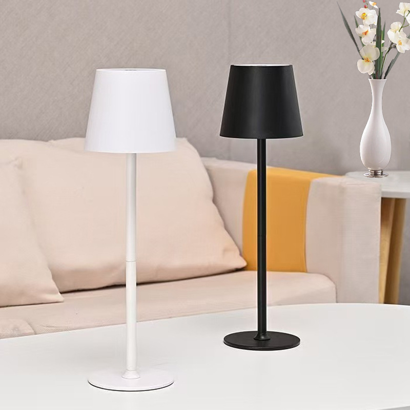 Bar de venta transfronteriza atmósfera alta lámpara de escritorio dormitorio hogar atenuable tacto recargable café lámpara de noche