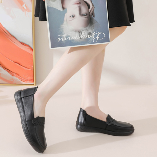 Mother's shoes spring and autumn genuine leather soft sole comfortable leap month single shoes flat sole middle-aged and elderly women's beef tendon sole super soft leather shoes for women