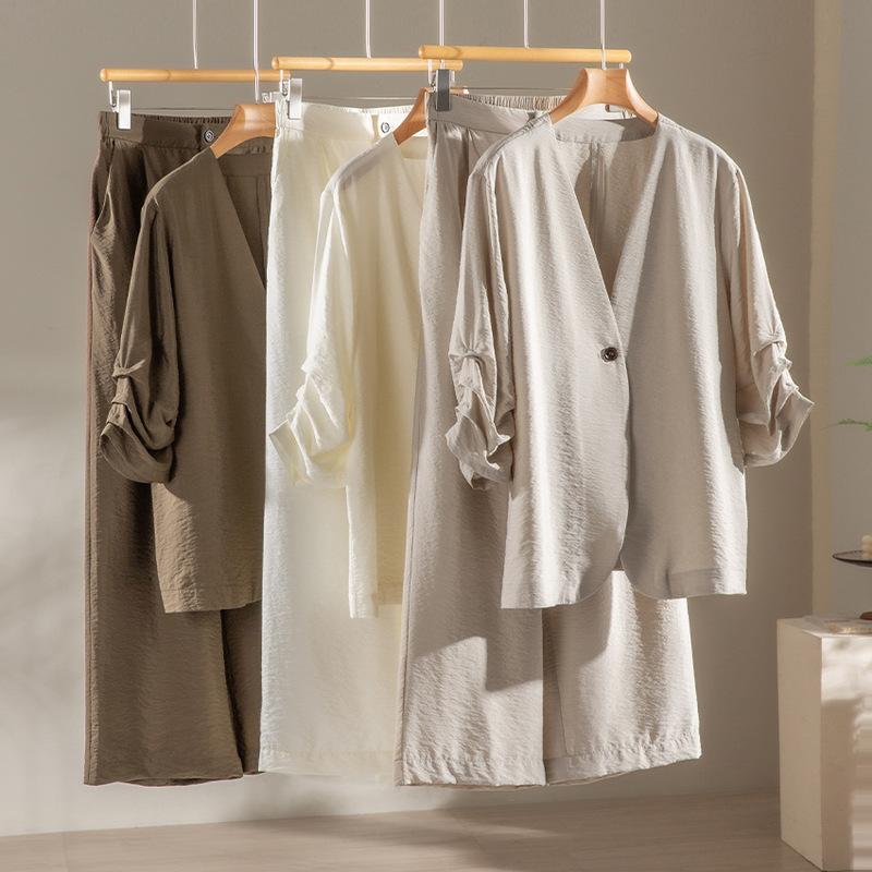 Modal silk two-piece suit set with a relaxed old money style, loose top and elastic waist wide-leg pants for women in summer Modal silk two-piece suit set with a relaxed old money style, loose top and elastic waist wide-leg pants for women in summer