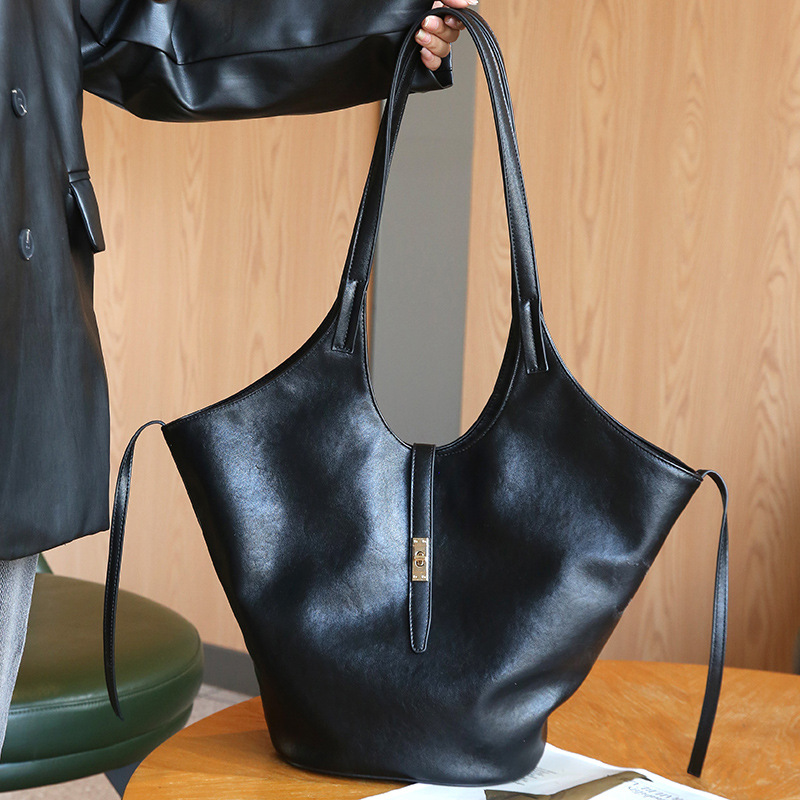 Universal one-shoulder bag